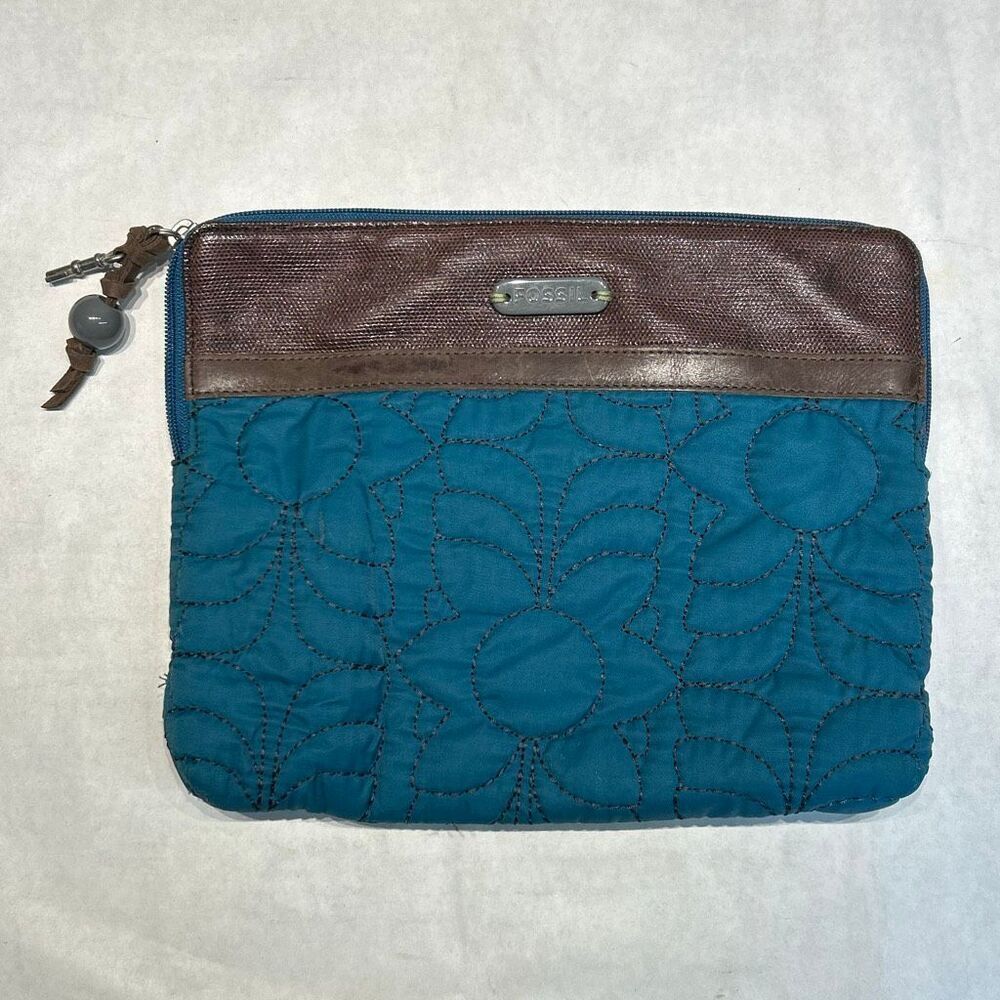 Fossil Key-Per Quilted Clutch Teal Blue Green Zip Closure Key Brown Trim Leather